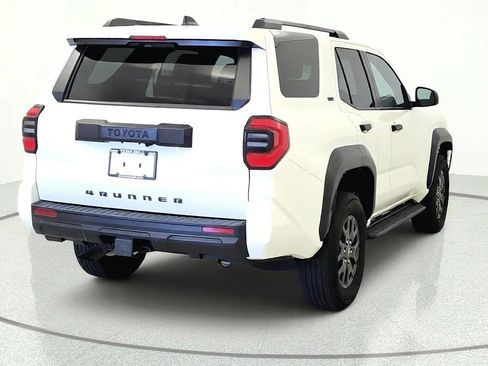 Used 2025 Toyota 4Runner SR5 AWD/4WD image 8