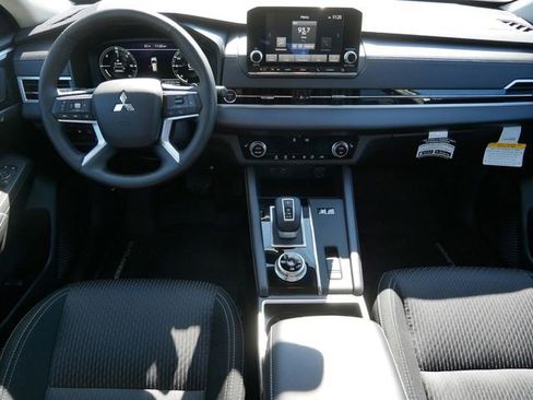 Used 2025 Mitsubishi Outlander ES AWD/4WD image 11