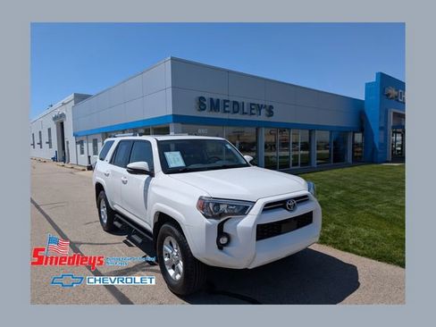 Used 2022 Toyota 4Runner SR5 Premium w/ Moonroof Package AWD/4WD image 1