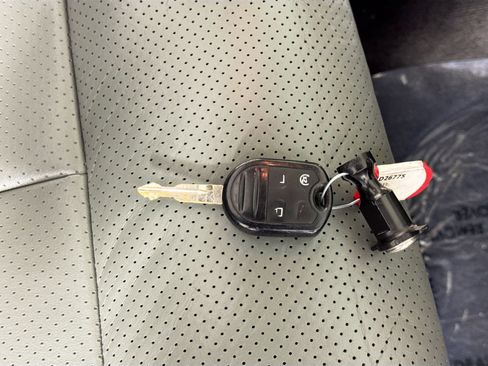 Used 2011 Ford F150 Platinum image 38