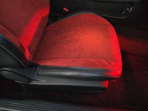 Used 2016 Dodge Challenger SRT Hellcat image 43