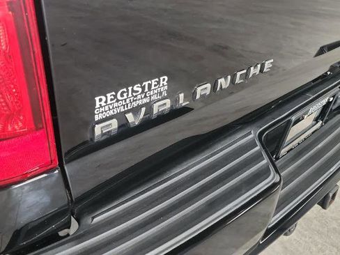 Used 2013 Chevrolet Avalanche LTZ RWD image 15