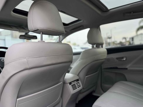 Used 2015 Toyota Venza XLE w/ XLE Premium Package image 13