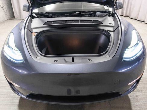 Used 2023 Tesla Model Y 2WD image 30