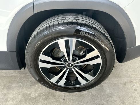 Used 2025 Mercedes-Benz GLB 250 image 11