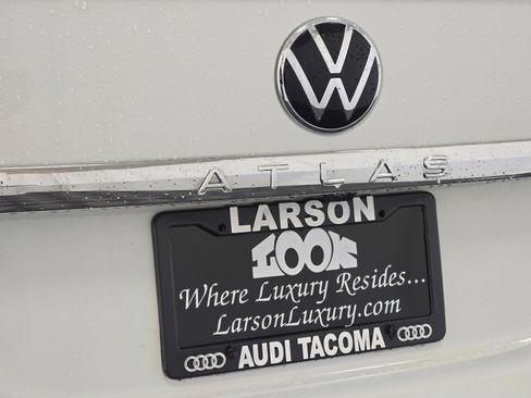 Used 2020 Volkswagen Atlas Cross Sport SEL image 31