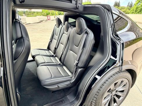 Used 2018 Tesla Model X 75D AWD/4WD image 33