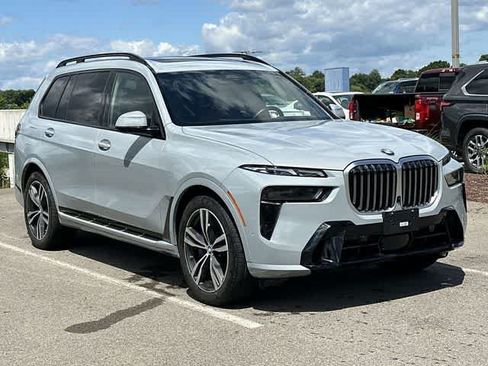 Used 2024 BMW X7 xDrive40i w/ M Sport Package AWD/4WD image 23