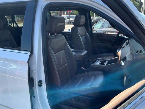 Used 2022 Chevrolet Suburban High Country w/ LPO, Illumination Package image 6