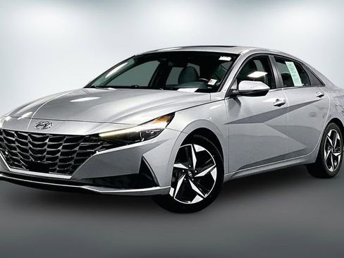 Used 2023 Hyundai Elantra Limited FWD image 3