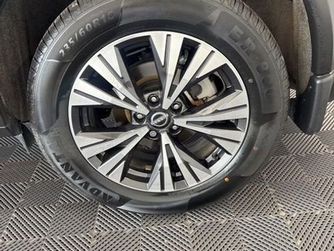 Certified 2023 Nissan Rogue SV FWD image 9