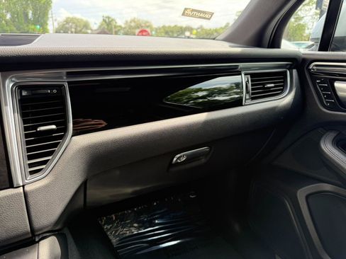 Used 2015 Porsche Macan S AWD/4WD image 40