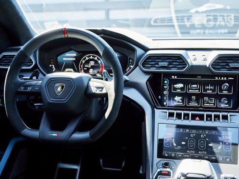 Used 2024 Lamborghini Urus Performante AWD/4WD image 63