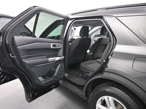 Certified 2024 Ford Explorer XLT RWD image 15