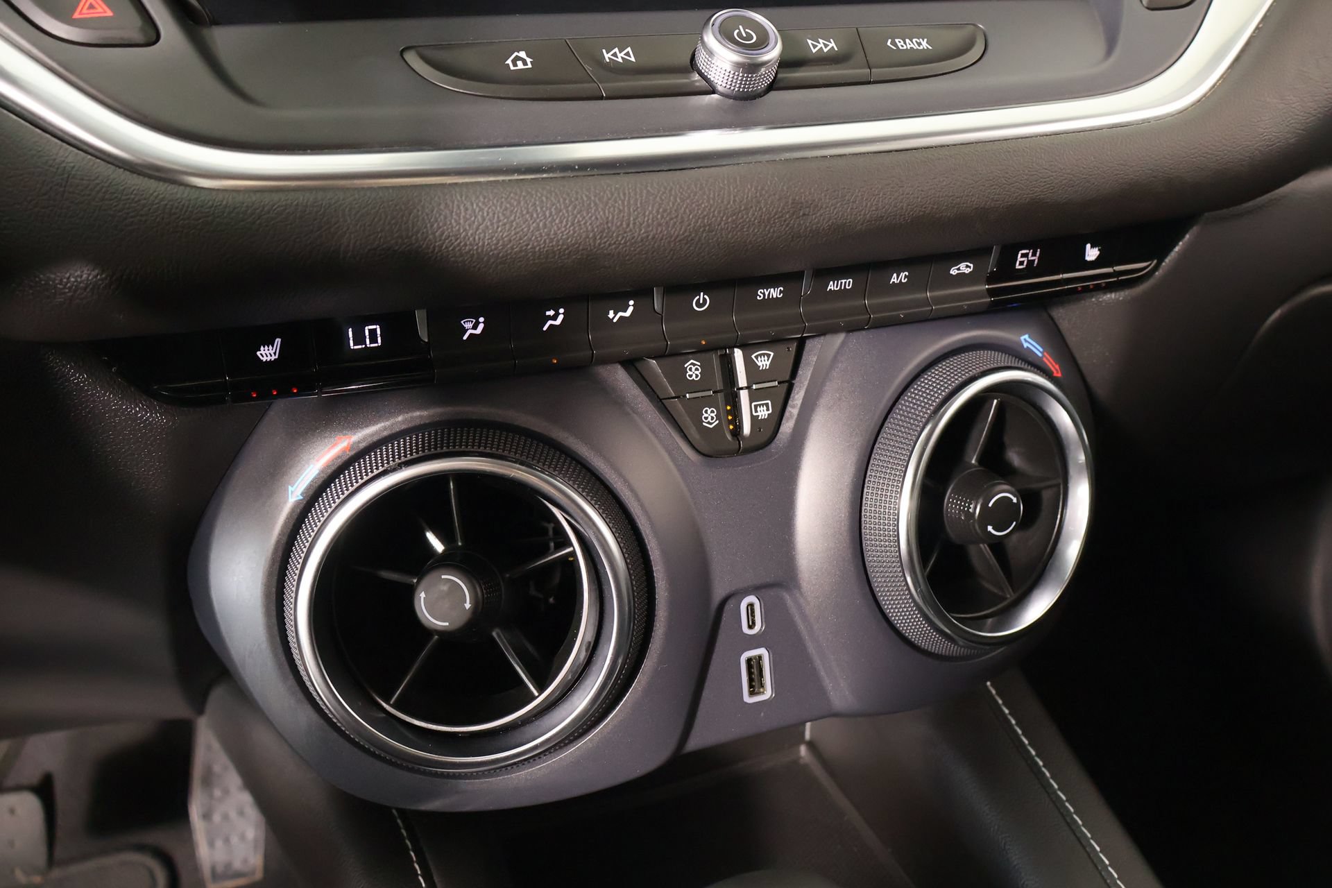 Used 2025 Chevrolet Blazer LT FWD image 7