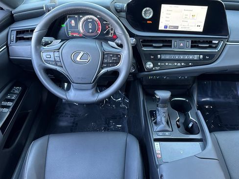 Used 2024 Lexus ES 300h w/ Premium Package FWD image 17