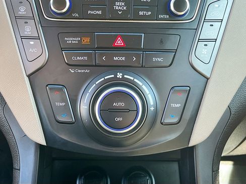 Used 2018 Hyundai Santa Fe Limited image 16