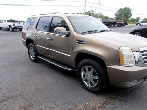 Used 2007 Cadillac Escalade AWD w/ Information Package image 11