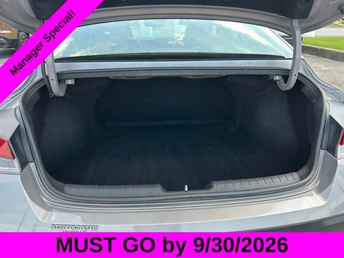 Used 2024 Hyundai Elantra SEL FWD image 28