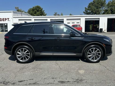 Certified 2024 Lincoln Corsair FWD w/ Equipment Group 101A image 8