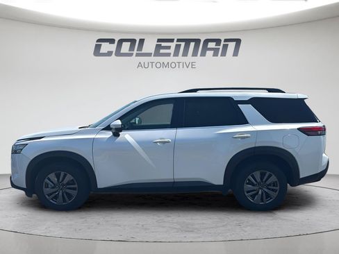 Used 2025 Nissan Pathfinder SV AWD/4WD image 2