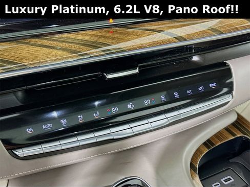 Used 2022 Cadillac Escalade ESV Premium Luxury Platinum image 17