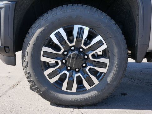 New 2026 GMC Sierra 3500 Denali Ultimate AWD/4WD image 3