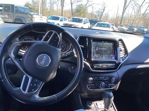 Used 2019 Jeep Cherokee Limited AWD/4WD image 19