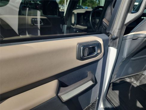 Used 2022 Ford Bronco Wildtrak image 18