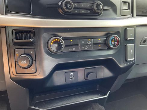 Used 2023 Ford F150 XLT AWD/4WD image 32