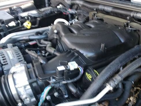 Used 2016 Jeep Wrangler Unlimited Sahara w/ Connectivity Group AWD/4WD image 21