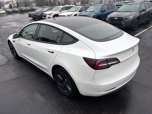 Used 2023 Tesla Model 3 Standard Range image 4