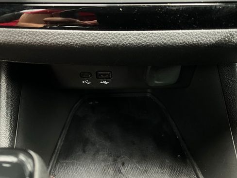 Used 2025 Buick Envista Sport Touring image 24