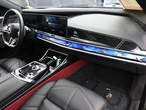 Used 2025 BMW 740i xDrive AWD/4WD image 51