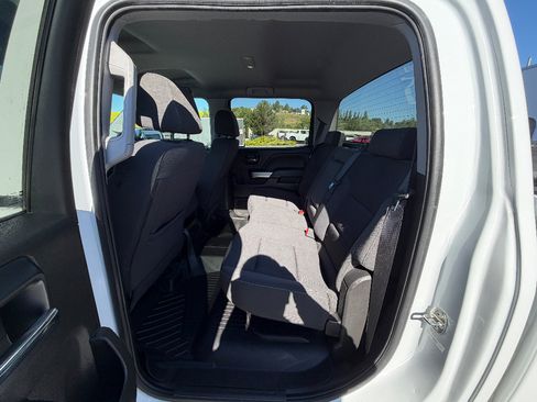 Used 2018 Chevrolet Silverado 1500 LT w/ All Star Edition AWD/4WD image 3