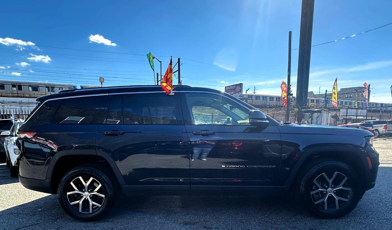 Used 2023 Jeep Grand Cherokee L Limited AWD/4WD image 3