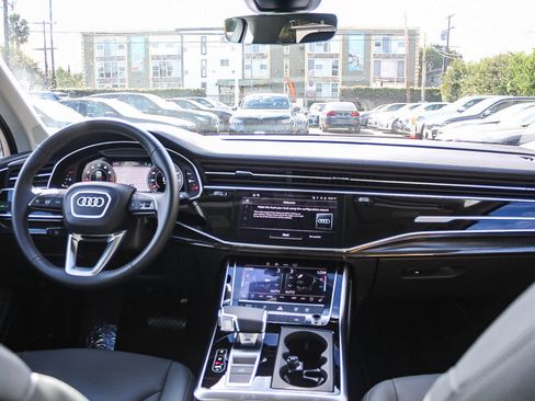 Used 2025 Audi Q7 Premium Plus w/ Premium Plus Package image 12