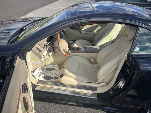 Used 2009 Mercedes-Benz SL 550 image 8
