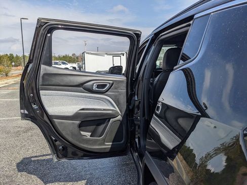 Certified 2025 Jeep Compass Latitude image 56