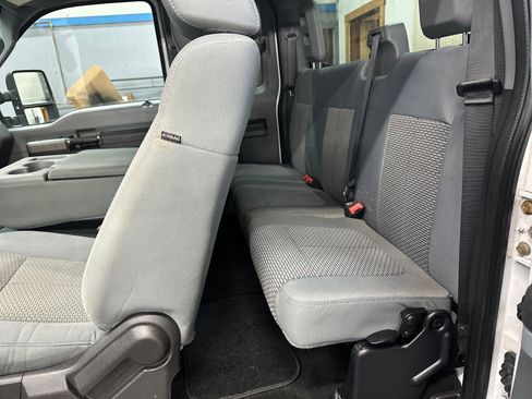 Used 2011 Ford F250 XLT w/ Snow Plow Prep Pkg image 18