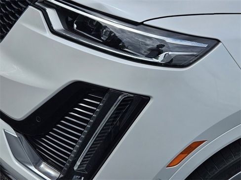 Used 2021 Cadillac XT6 Premium Luxury w/ Platinum Package image 6