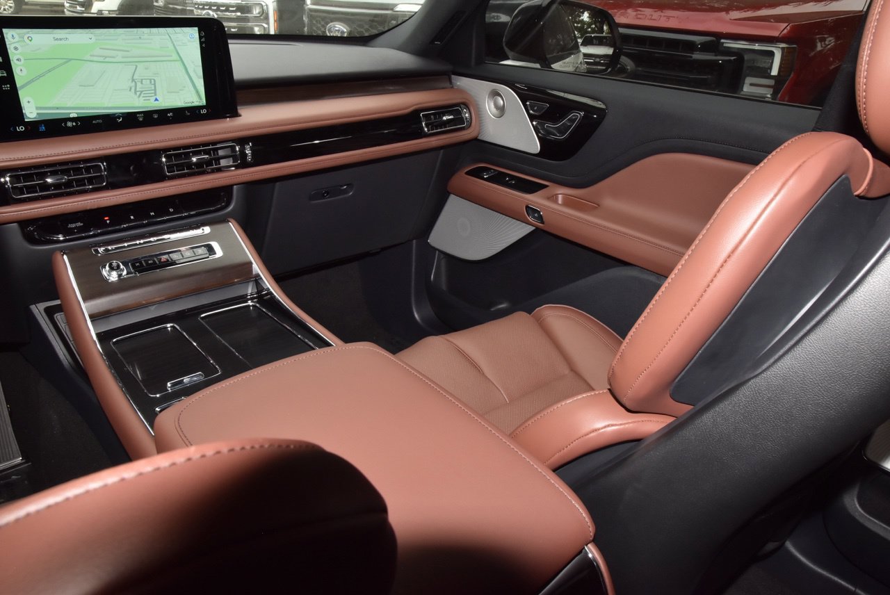 New 2027 Lincoln Aviator Reserve AWD/4WD image 18