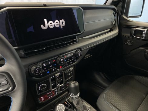 Certified 2025 Jeep Wrangler Unlimited Rubicon 4xe w/ Safety Group image 14