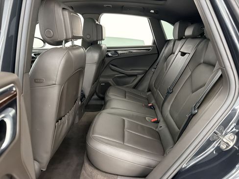 Used 2020 Porsche Macan AWD/4WD image 24