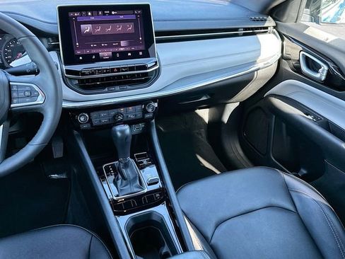 Used 2024 Jeep Compass Limited image 21