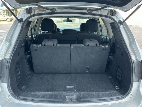 Used 2020 Nissan Pathfinder SV image 16