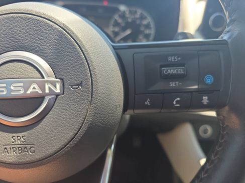 Used 2023 Nissan Rogue SL w/ SL Premium Package FWD image 18