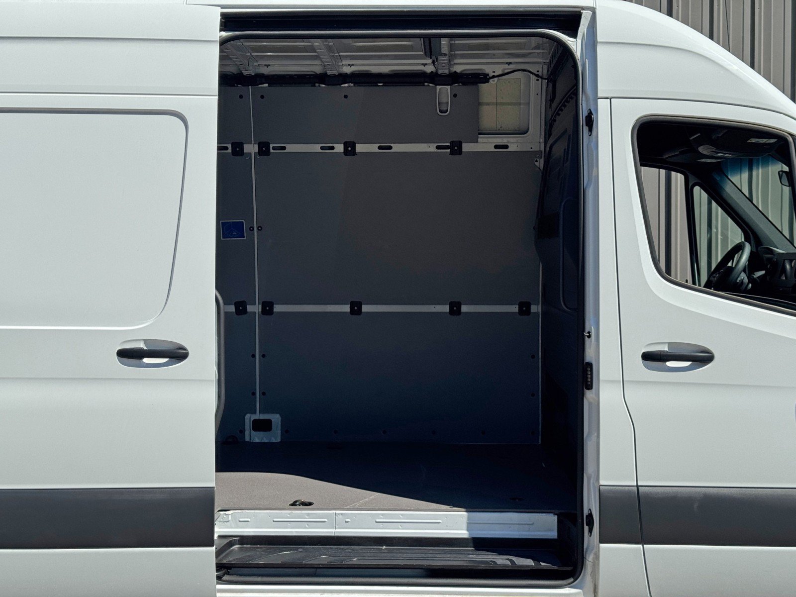 Used 2023 Mercedes-Benz Sprinter 2500 image 30