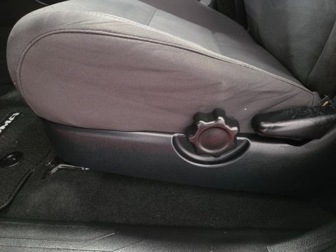 Used 2016 Toyota Tacoma TRD Sport image 68