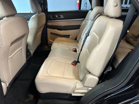 Used 2018 Ford Explorer XLT w/ Equipment Group 202A image 18